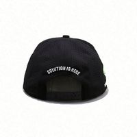 Casquette de baseball légère 5 panneaux perforée en nylon avec visière incurvée et patch PVC, confortable pour la pêche, vente en gros fabricant