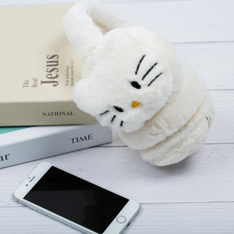 Зимние пушистые головные уборы из искусственного меха оптом