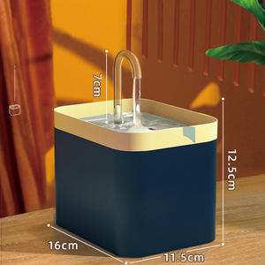 <span class=keywords><strong>Fontaine</strong></span> d'<span class=keywords><strong>eau</strong></span> automatique pour animaux domestiques Conception de bouteille solide portable <span class=keywords><strong>à</strong></span> bas <span class=keywords><strong>prix</strong></span> pour une utilisation intérieure et extérieure pour les aliments pour animaux - Product Image 5
