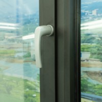 Fenêtre à battant moderne de haute qualité en alliage d'aluminium et acier inoxydable, triple vitrage isolant, coupe-vent, design graphique, pour chambre à coucher