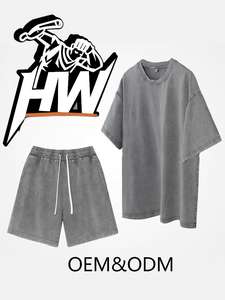 ชุดเซ็ตเสื้อผ้าลำลองฤดูร้อนสองชิ้นสำหรับผู้ชาย ผ้าโพลีเอสเตอร์/คอตตอนถัก แห้งเร็ว เสื้อยืดและกางเกงขาสั้น ดีไซน์แบบยูนิเซ็กซ์สั่งทำได้ - Product Image 4