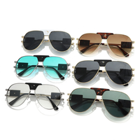 Lunettes de soleil classiques pour femmes, protection UV400, verres optiques, montures ovales en métal noir et or, lunettes de soleil de créateur pour hommes