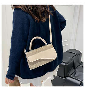 Bolso de mujer de moda, estilo casual, con diseño de estrellas brillantes, bolso de hombro tipo saddle. - Product Image 6