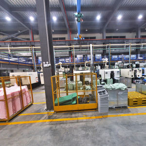 Cama elevada para mascotas al por mayor con diseño de barandilla de seguridad y almacenamiento debajo de la cama para perreras y hoteles para mascotas - Product Image 5