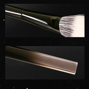 Pinceau à blush crème sur mesure, poils synthétiques doux, manche en bois, portable, pour débutants, pinceau de maquillage, origine Cangzhou - Product Image 1