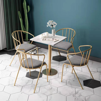 Chaise de salle à manger empilable en fer avec dossier et accoudoirs, style nordique moderne minimaliste, pour restaurant, café, école, usage domestique, en velours