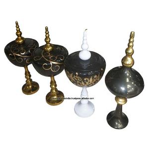 Articles de présentation en aluminium écologiques et élégants en noir et blanc, faits à la main et durables pour les décorations de table de mariage et de fête - Product Image 1