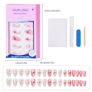 Venta al por mayor: 32 <span class=keywords><strong>Uñas</strong></span> Postizas Coquette <span class=keywords><strong>Rosa</strong></span> Pálido con Corazones, Lazos y Estrellas en Oro <span class=keywords><strong>Rosa</strong></span>, Forma Almendrada Mediana, Set Completo OEM para Arte <span class=keywords><strong>de</strong></span> <span class=keywords><strong>Uñas</strong></span> DIY - Product Image 1
