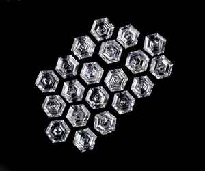 Pendientes de Diamantes Cultivados en Laboratorio con Corte Hexagonal de 4.0 MM, Certificados por IGI, Corte Antiguo, Corte Único - Product Image 5