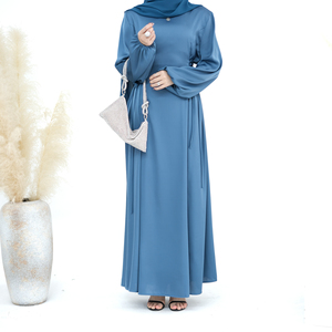 Vente en gros B2B, collection Loriya Ramadan, <span class=keywords><strong>abaya</strong></span> en satin pour occasions spéciales et décontractées, avec ceinture ajustable sur le côté, robe musulmane modeste pour femmes - Product Image 4