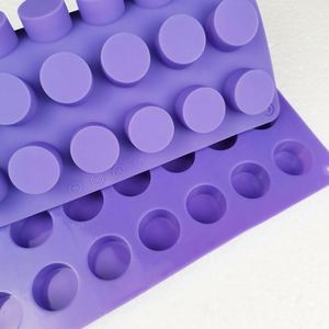 แม่พิมพ์ซิลิโคนทรงกลม 56 ช่อง สำหรับทำลูกอมแข็ง ช็อกโกแลต และน้ำแข็ง - Product Image 5