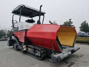 Machine à pavés en béton/asphalte RP903 9m pour un compactage uniforme et élevé des trottoirs/voies cyclables avec règle télescopique - Product Image 4