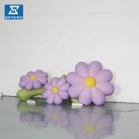 Bouquet de fleurs géantes gonflables violettes pour la décoration extérieure des événements, des centres commerciaux et des scènes