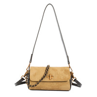 Sac bandoulière en daim pour femme, sac à main rétro en cuir PU avec chaîne et fermoir doré, petit sac à rabat pour dames