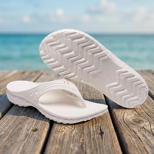 Fabriqué à Taïwan OEM ODM Matériaux durables Chaussons tendance pour hommes - Product Image 1
