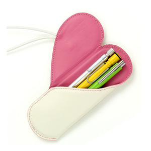 Estuche de lápices de cuero bicolor personalizable, bolsa de papelería creativa con forma de corazón, estuche de lápices para estudiantes de estilo japonés y coreano - Product Image 1