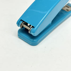 Agrafeuse standard classique pour étudiants Agrafeuse bureau Agrafeuse universelle couramment utilisée - Product Image 5