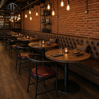 Ensemble de meubles de restaurant Ron Group, table ronde en bois massif, banquette en cuir capitonné à dossier haut, chaise en métal personnalisée de luxe
