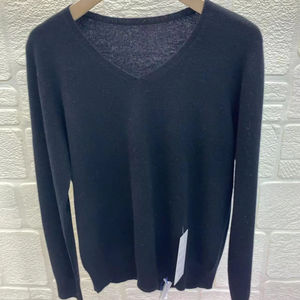 Vente en gros de <span class=keywords><strong>pull</strong></span> à <span class=keywords><strong>col</strong></span> en <span class=keywords><strong>V</strong></span> en laine 100% pour femmes avec logo personnalisé de différentes couleurs <span class=keywords><strong>Prix</strong></span> du fabricant - Product Image 1