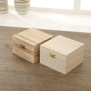Cajas de regalo de madera cuadradas con tapa abatible, embalaje artesanal hecho a mano para almacenamiento de relojes y cuentas, 8 cm de alto - Product Image 1