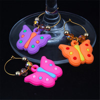Pendentif décoratif style punk papillon pour verre à vin rouge, identificateur de gobelet pour dîner et fête, ornement suspendu en PVC souple, plastique et caoutchouc, DIY