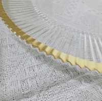 Assiettes de présentation élégantes à bord doré de 13 pouces Centres de table en plastique pour mariage en vrac Assiettes de présentation pour décoration de fête de mariage