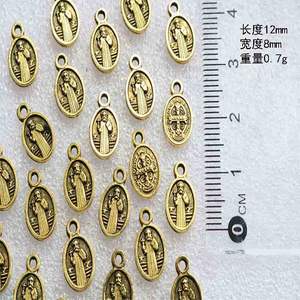 Vintage oro <span class=keywords><strong>plata</strong></span> católico <span class=keywords><strong>San</strong></span> <span class=keywords><strong>Benito</strong></span> medallas colgante encantos para Jesús religioso hombres mujeres collar fabricación de joyas - Product Image 4