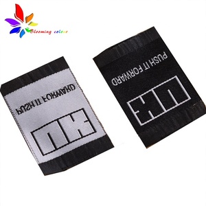 Etiquetas de Ropa Personalizadas de Alta Calidad, Lavables, Etiquetas de Embalaje Plegadas al Centro con Diseño Gratuito - Product Image 6