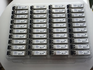 ตัวรับส่งสัญญาณ FTLF8536P4BNL 25G SFP28 100M มัลติโหมด Finisar ตัวรับส่งสัญญาณ FTLF8536P4BNL 850 นาโนเมตร SFP ตัวรับส่งสัญญาณออปติคอล SFP โมดูลตัวรับส่งสัญญาณ - Product Image 1