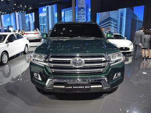 Land Cruiser VX-R 4.1-6L Turbo Semi-Automatique SUV 2023 avec sièges en cuir, toit ouvrant panoramique, climatisation automatique gauche et feux LED - Product Image 2