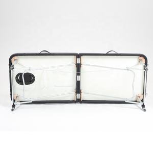 Lits <span class=keywords><strong>de</strong></span> <span class=keywords><strong>massage</strong></span> pliants en aluminium personnalisables, poids net <span class=keywords><strong>de</strong></span> 12 kg, faciles à transporter à la main pour les salons <span class=keywords><strong>de</strong></span> beauté - Product Image 2