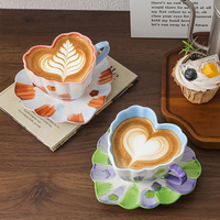 Set Cangkir dan Piring Keramik Bentuk Hati Warna-warni Lukisan Tangan 330ml 11oz Cangkir Kopi Teh Porselen dengan Piring untuk Kedai Kopi