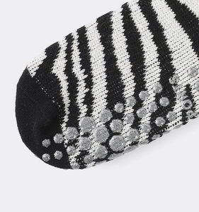 High Quality Spring and Autumn New Cotton Lattice <strong>Socks</strong> Black Unisex Size Yoga Pilates Sports Crew Non-Slip Floor <strong>Socks</strong> - Product Image 6