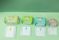 Divers types d'OEM vendent en gros des serviettes hygiéniques jetables pour femmes menstruelles pour femmes