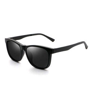 <span class=keywords><strong>Occhiali</strong></span> Set <span class=keywords><strong>Con</strong></span> La <span class=keywords><strong>clip</strong></span> Magnetica Su <span class=keywords><strong>Occhiali</strong></span> Da Sole Polarizzati Anti Bicchieri di Luce Blu Uv400 Per Le Donne Degli Uomini - Product Image 4
