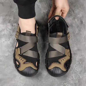 รองเท้าแตะแบบปิดนิ้วเท้าสำหรับผู้ชาย พื้นรองเท้ายางระบายอากาศได้ดี สายรัดเวลโคร รองเท้าลำลองสำหรับชายหาด ขับรถ และใส่ในชีวิตประจำวัน - Product Image 3