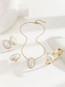 Juego de Collar y Aretes de Perlas Blancas Ovaladas Chapadas en Oro de 18K para Mujer, para Bodas, Fiestas, Compromisos, Regalo de Lujo de Acero Inoxidable - Product Image 4