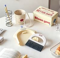 Kit de Nettoyage de Bureau Compact et Économique : Brosse et Pelle pour Clavier, Miettes et Débris – Idéal pour la Maison, le Bureau et les Surfaces de Table