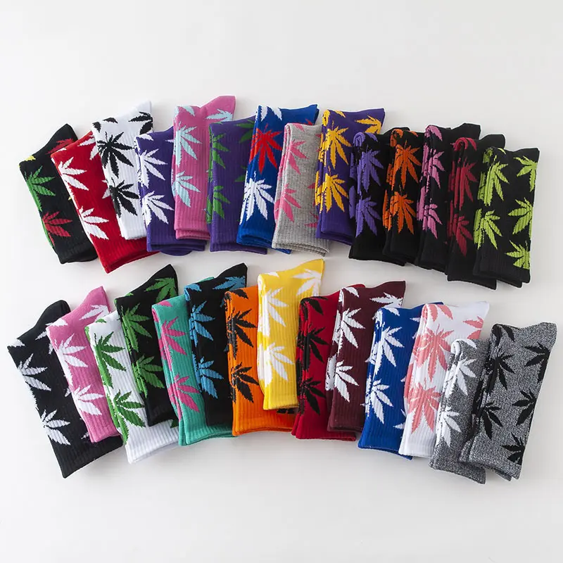 Profissional atacado Colorido Tubo de meias Esportivas de alta qualidade de bambu meias Folhas De Bordo design personalizado OEM cânhamo Weed Folha Meias