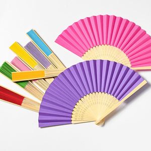 Éventails promotionnels de 21 cm de style vintage en bambou sculpté avec votre logo sur surface en tissu imprimé pour le Nouvel An chinois - Product Image 3