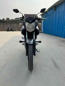 <span class=keywords><strong>Yamaha</strong></span> FZ150 <span class=keywords><strong>150cc</strong></span>, <span class=keywords><strong>Moto</strong></span> Efficiente nei Consumi con Design Moderno ed Elegante, Motore Affidabile e Confortevole - Product Image 4