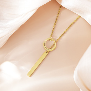 Collar de Moda con Colgante de Barra Circular en Acero Inoxidable Chapado en Oro de 18k para <span class=keywords><strong>Mujer</strong></span> - Product Image 1