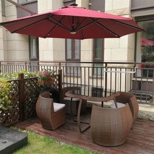 Ensembles de Jardin Modernes Minimalistes en Fer pour l'Extérieur : Tables, Chaises et Parasol Tressé à la Main - Product Image 3