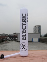 Piliers lumineux publicitaires LED personnalisables, adaptés aux événements promotionnels et à la décoration de vitrines