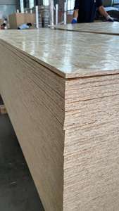 <span class=keywords><strong>Tablero</strong></span> de partículas <span class=keywords><strong>blanco</strong></span> de melamina impermeable 16MM 18mm superficie acabada número de modelo <span class=keywords><strong>OSB</strong></span> hecho madera Álamo arroz cáscara muebles uso - Product Image 2