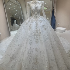Robe de mariée de luxe DW0218, robe de bal royale en dentelle perlée de cristaux argentés, robe de mariée scintillante à longue traîne Jancember - Product Image 1