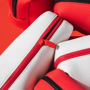 กระเป๋าเครื่องสำอางนีโอพรีนแบบพกพายืดหยุ่นยืดหยุ่นได้กระเป๋าเครื่องสำอางแบบกำหนดเองสำหรับเดินทาง - Product Image 5