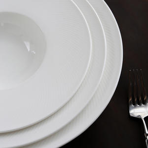 Piatto di <span class=keywords><strong>Pasta</strong></span> in ceramica moderna bianco puro disco volante cappello di paglia piatto occidentale ristorante scodella per zuppa di insalata di <span class=keywords><strong>Pasta</strong></span> Western - Product Image 4