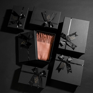 Caja de embalaje de regalo de papel Kraft rectangular al por mayor con lazo de cinta elegante forma rectangular para presentaciones y exhibiciones de tiendas - Product Image 1