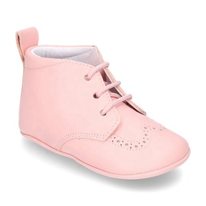 <span class=keywords><strong>Botas</strong></span> de bebé de cuero genuino con logo personalizado, bonitos colores, suela suave elegante para niños y niñas - Product Image 5